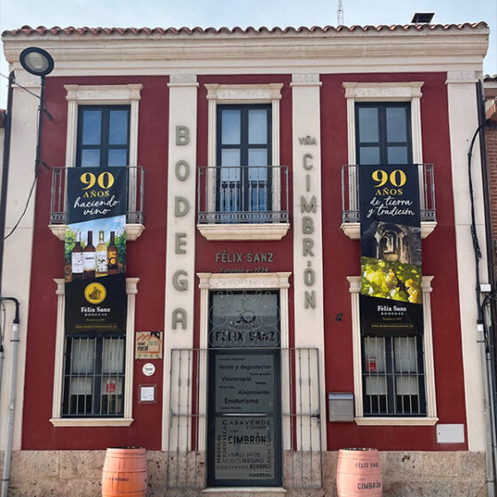 Fachada Bodegas Felix Sanz, en Rueda, fundada en 1934